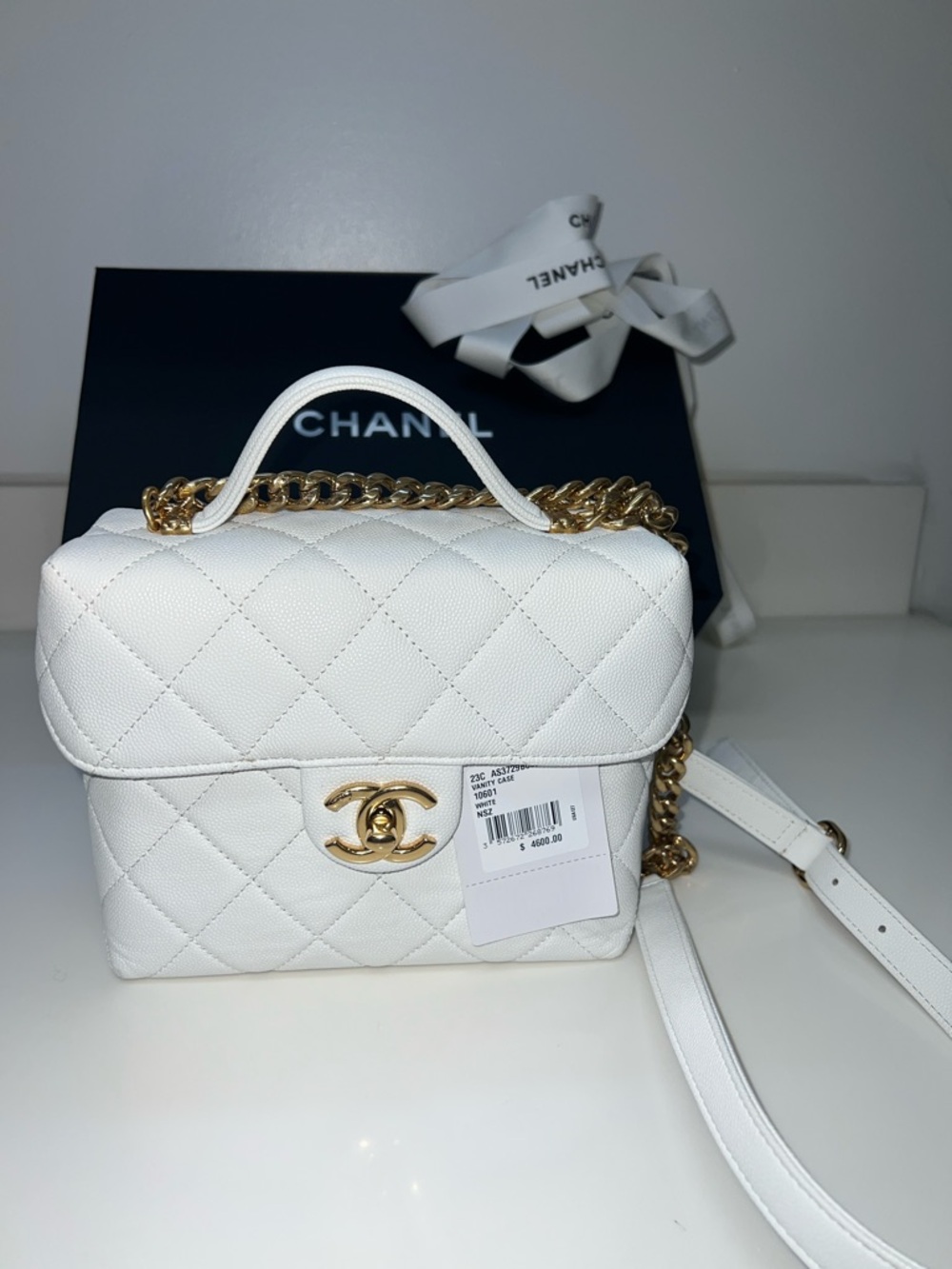 CHANEL White Quilted Top-Handle Shoulder Bag with Gold Hardware